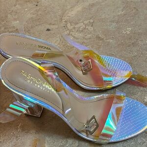 Fashion Nova Los Angeles Sandals

Size 9